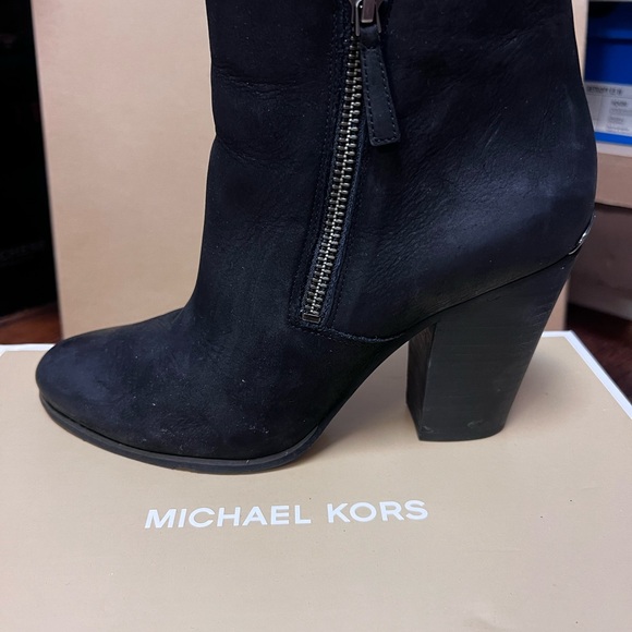Michael Kors Denver Bootie; Distressed Leather: Size 7 - Picture 7 of 7